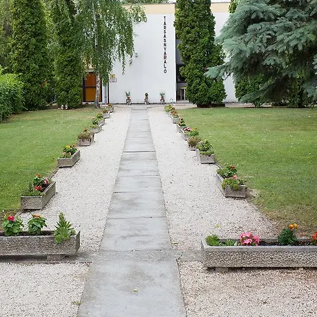 Lido Tarsasnyaralo Apartment