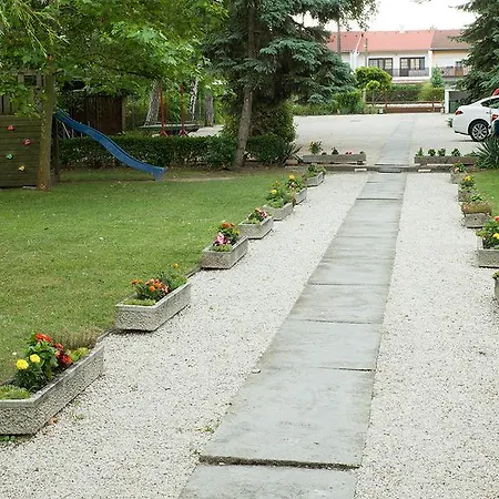 Lidó Társasnyaraló * Balatonlelle