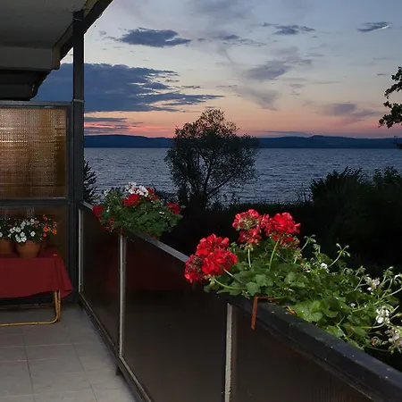 Lidó Társasnyaraló * Balatonlelle