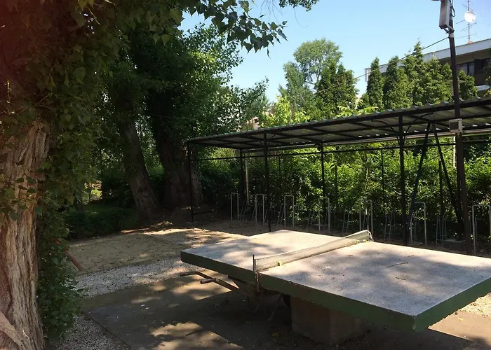 公寓 Lido Tarsasnyaralo *