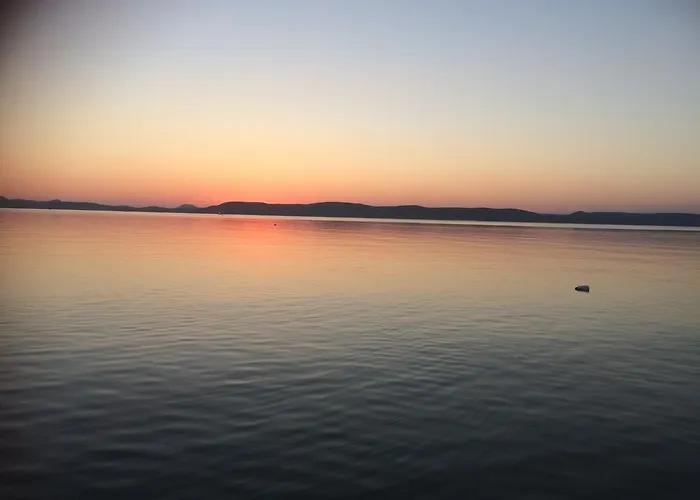 Lido Tarsasnyaralo Apartment *