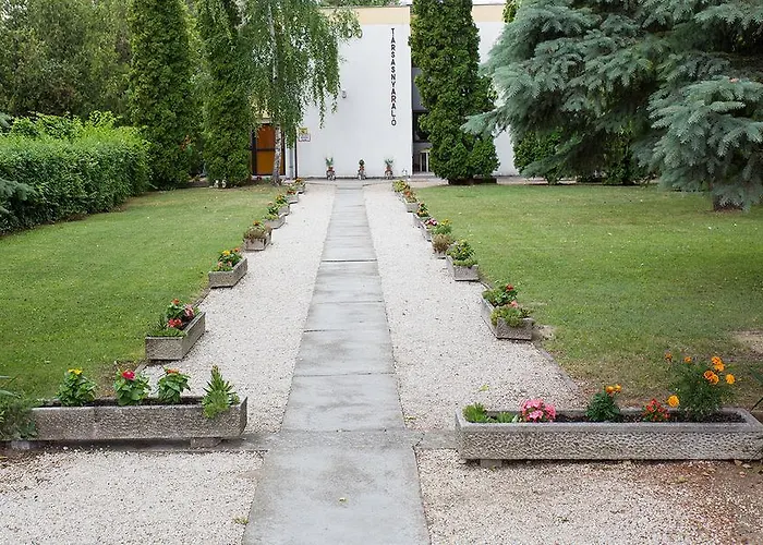 Lido Tarsasnyaralo Apartment