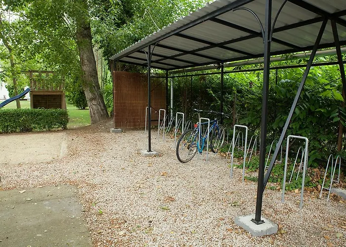 Lido Tarsasnyaralo 公寓 *