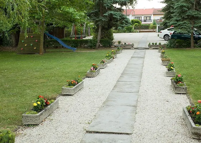 Lido Tarsasnyaralo * Balatonlelle