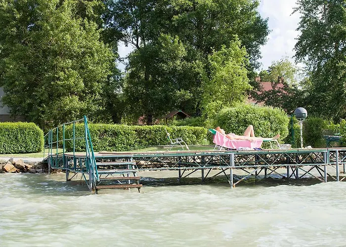 Lido Tarsasnyaralo * Balatonlelle